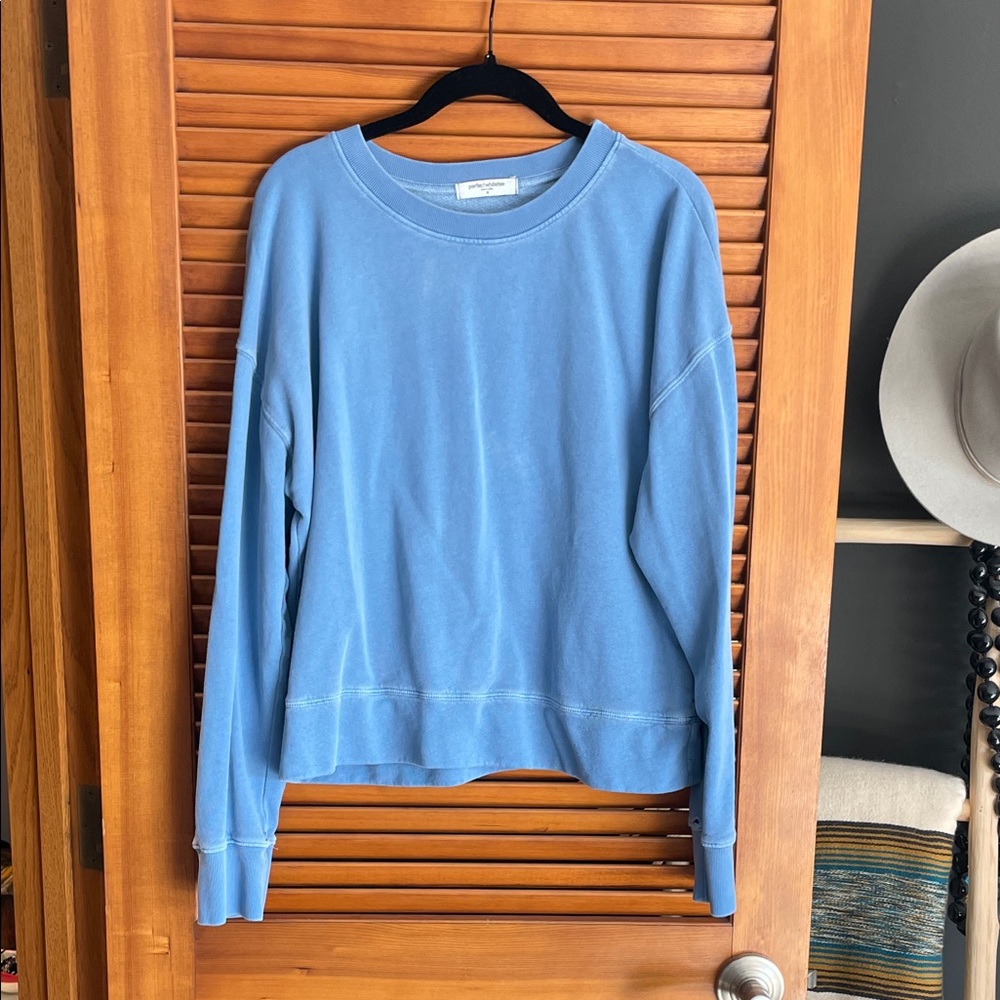 perfect white tee American Blue Sweatshirt